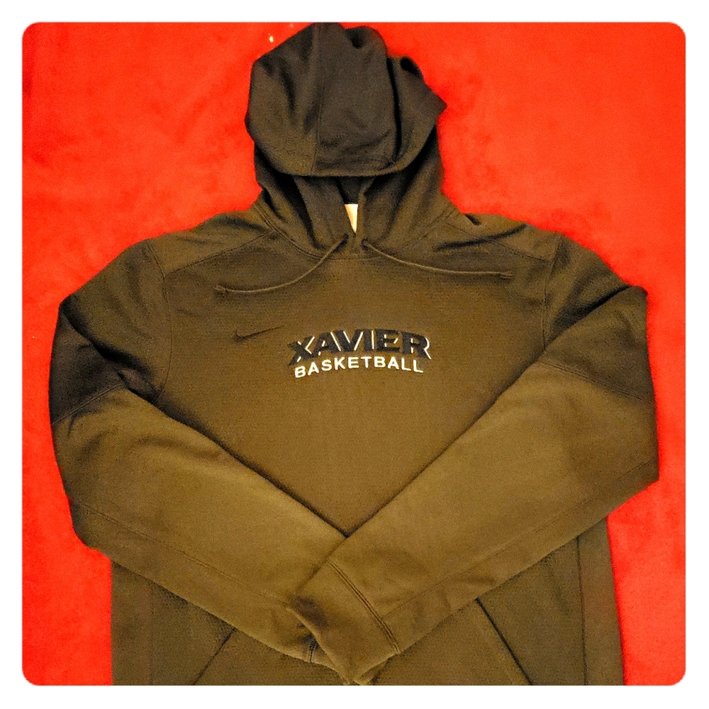 NIKE THERMA-FIT XAVIER BASKETBALL HOODIE